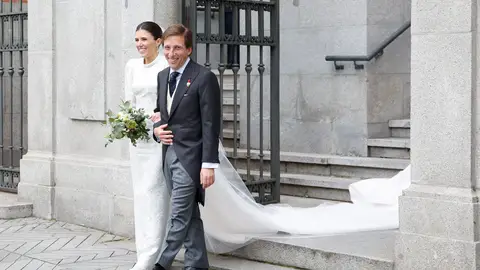 Teresa Urquijo y Martínez Almeida en su boda Teresa Urquijo y Martínez Almeida en su boda