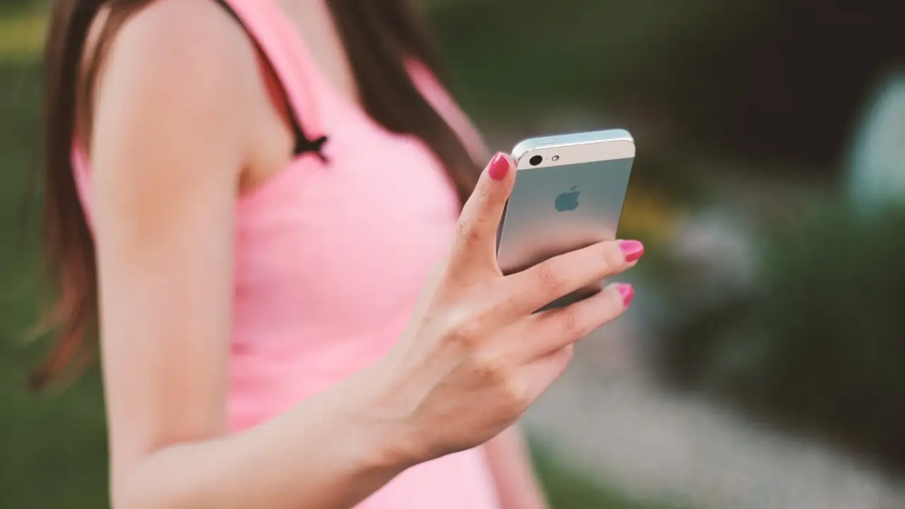 Alemania advierte a los usuarios de Tinder que no tengan citas en Rusia Alemania advierte a los usuarios de Tinder que no tengan citas en Rusia