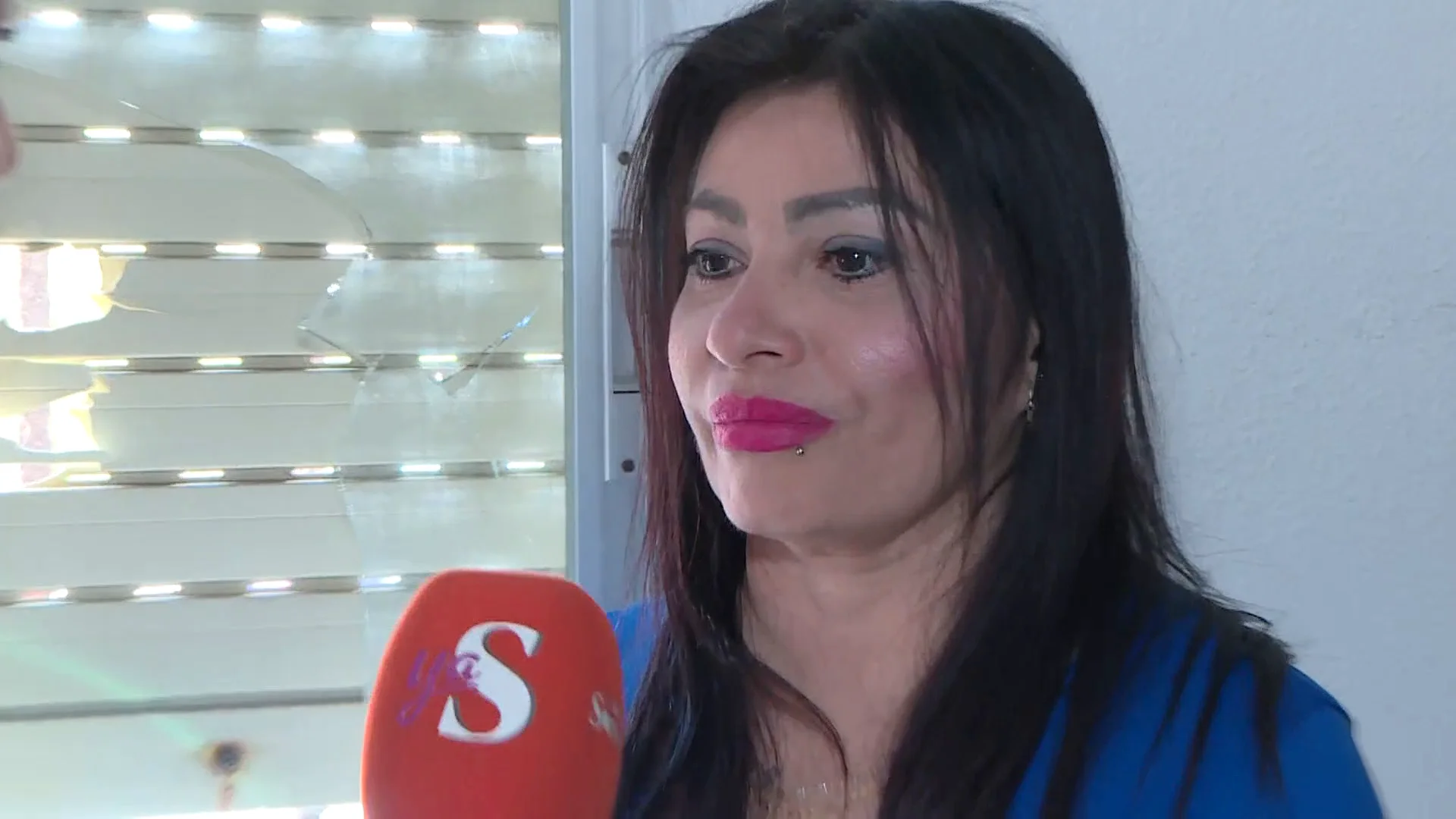 Nelly denuncia nuevas agresiones por dirigir una casa de citas: "Estaba sentada cuando comenzó una lluvia de piedras" Nelly denuncia nuevas agresiones por dirigir una casa de citas: "Estaba sentada cuando comenzó una lluvia de piedras"