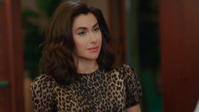 Sahika comparte con Zehra su visión del amor: 