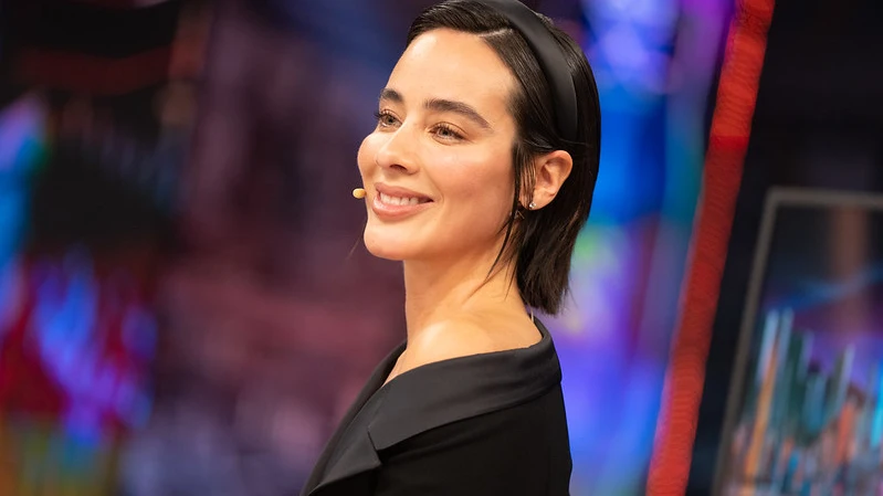 Esmeralda Pimentel confiesa su momento vergonzoso en un avión: "Algo está vibrando dentro de esta maleta" Esmeralda Pimentel confiesa su momento vergonzoso en un avión: "Algo está vibrando dentro de esta maleta"