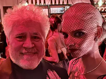 Pedro Almodóvar y Anya Taylor-Joy en los Oscar 2022 Pedro Almodóvar y Anya Taylor-Joy en los Oscar 2022
