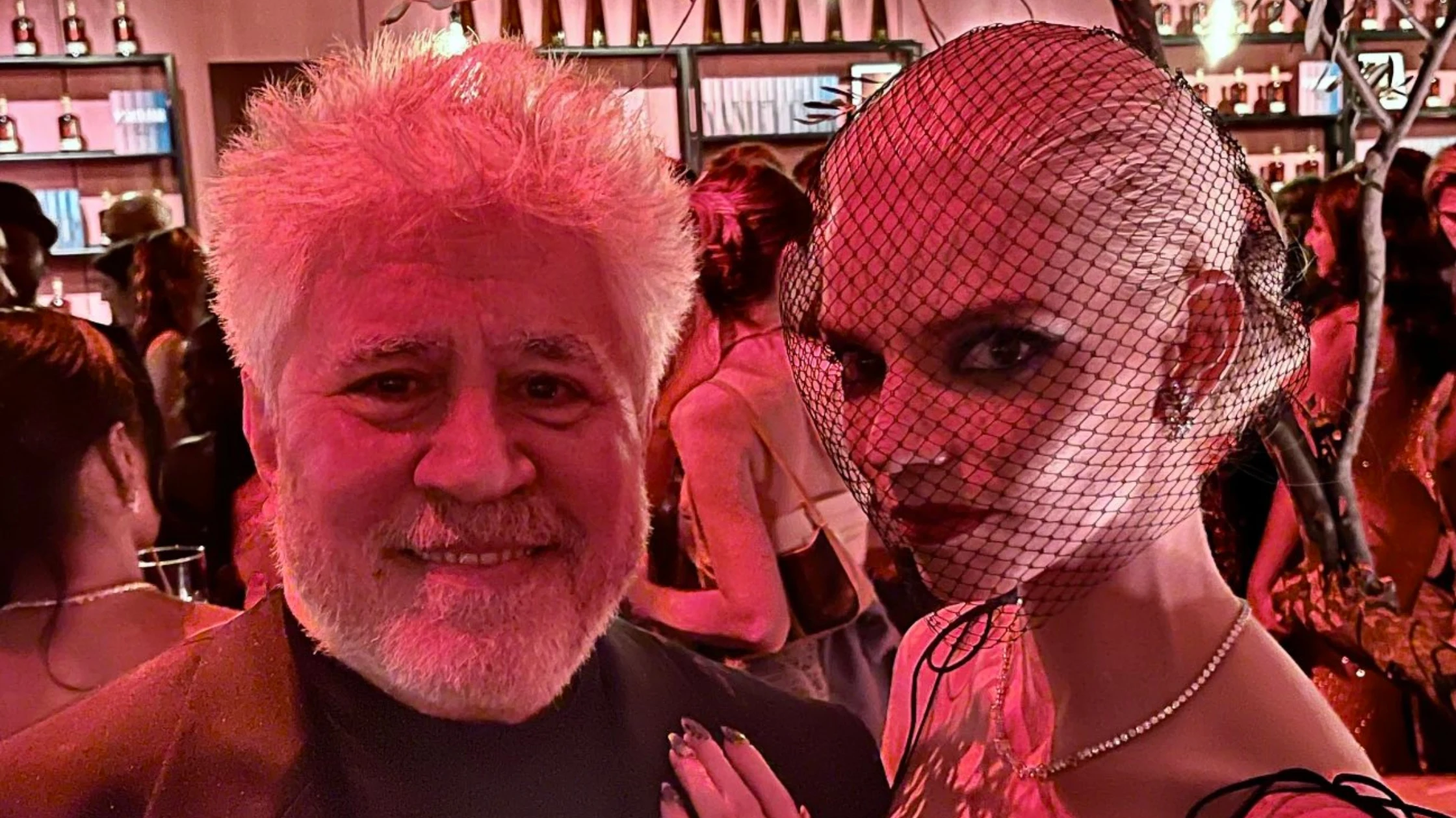 Pedro Almodóvar y Anya Taylor-Joy en los Oscar 2022 Pedro Almodóvar y Anya Taylor-Joy en los Oscar 2022