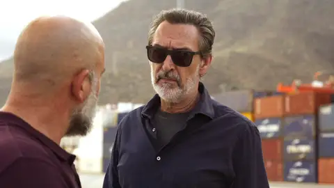 Luis vuelve a ver a Ramón y le pide ayuda para dar con los irlandeses: “¿Sabes si sigue vivo?” Luis vuelve a ver a Ramón y le pide ayuda para dar con los irlandeses: “¿Sabes si sigue vivo?”