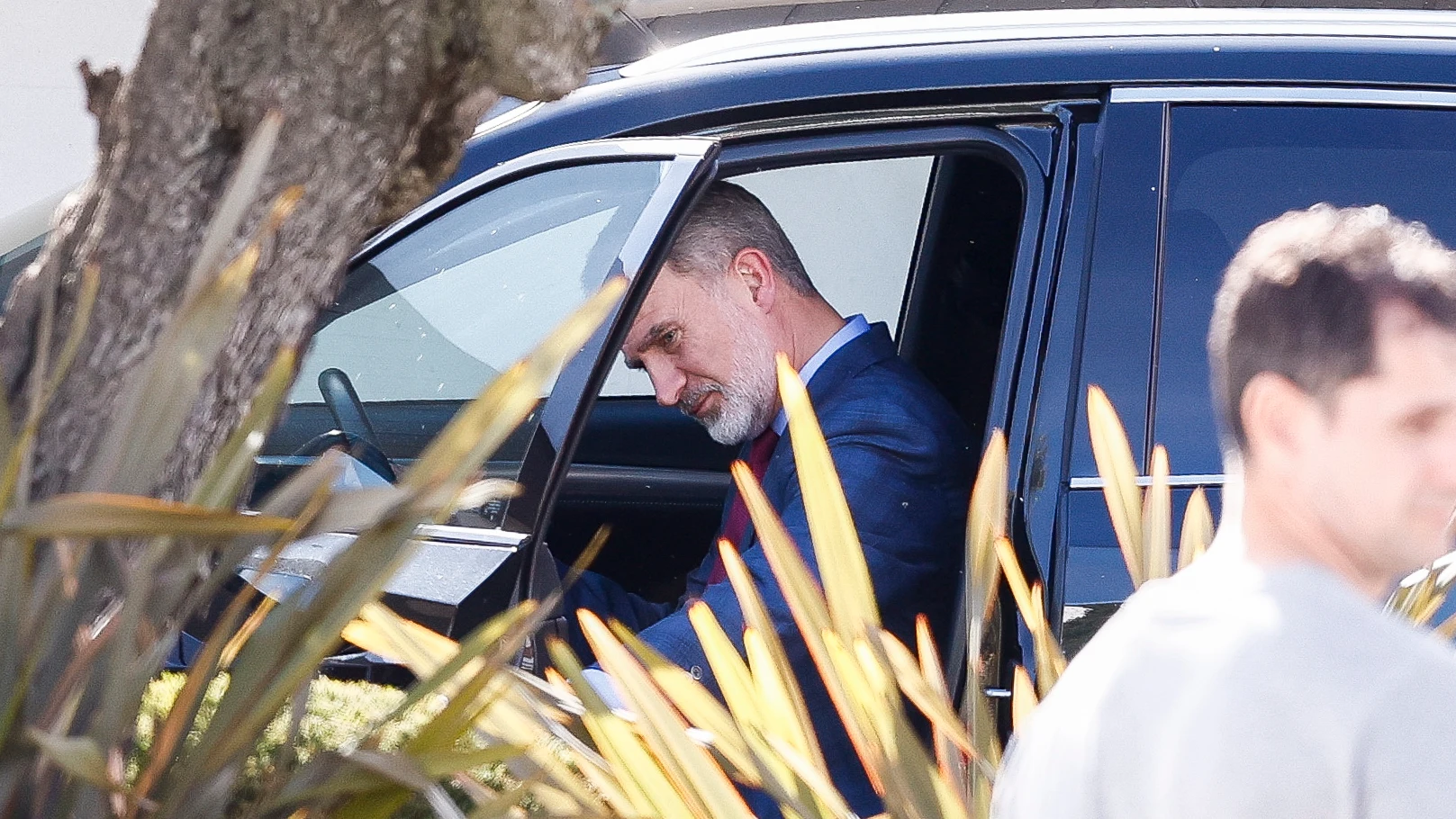 El rey Felipe VI, a la salida del hospital El rey Felipe VI, a la salida del hospital