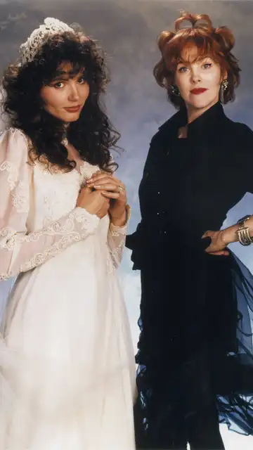 Geena Davis y Catherine O'Hara en Bitelchús Geena Davis y Catherine O'Hara en Bitelchús