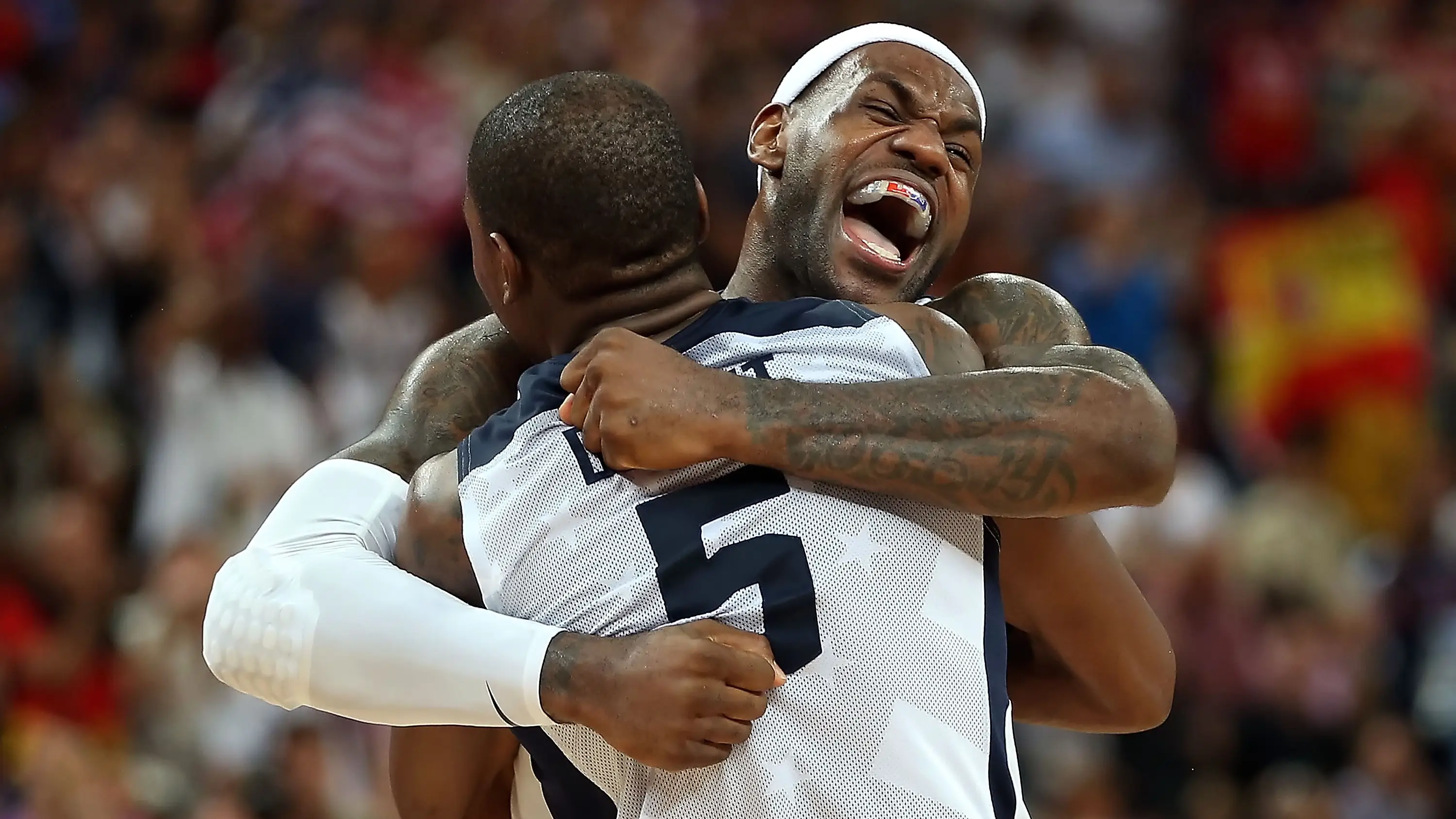 LeBron James y Kevin Durant tras ganar el oro en Londres 2012 LeBron James y Kevin Durant tras ganar el oro en Londres 2012