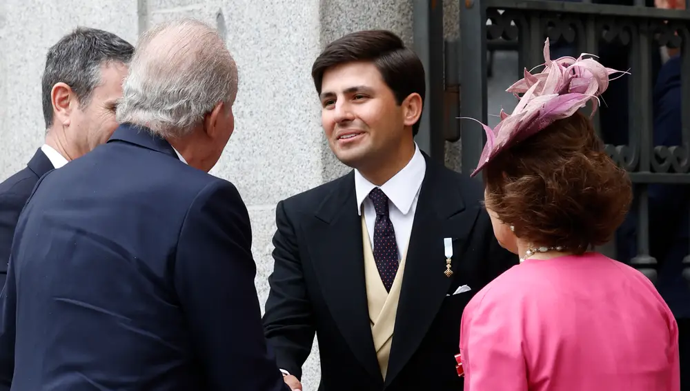 El rey Juan Carlos con Juan Urquijo en la boda de Teresa Urquijo y Almeida