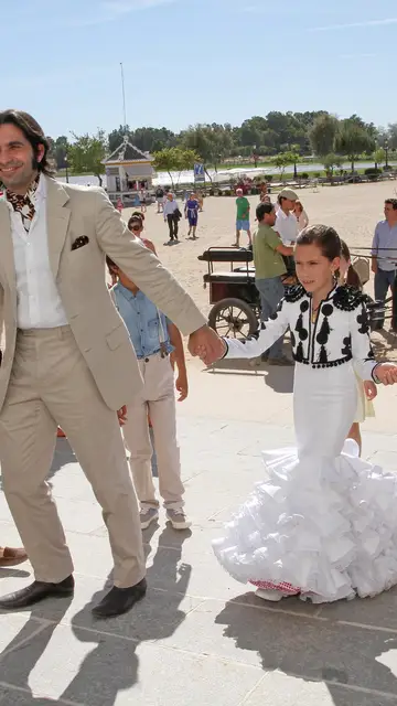 Javier Conde en el bautizo de su hija Estrella Javier Conde en el bautizo de su hija Estrella