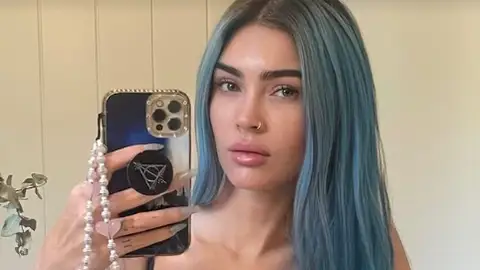 Megan Fox en un selfie de espejo Megan Fox en un selfie de espejo