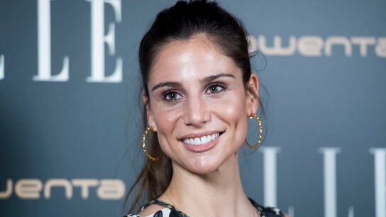 Luc&iacute;a Villal&oacute;n en un evento