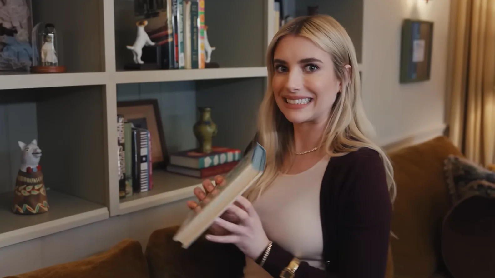 Emma Roberts hace un tour de su casa Emma Roberts hace un tour de su casa