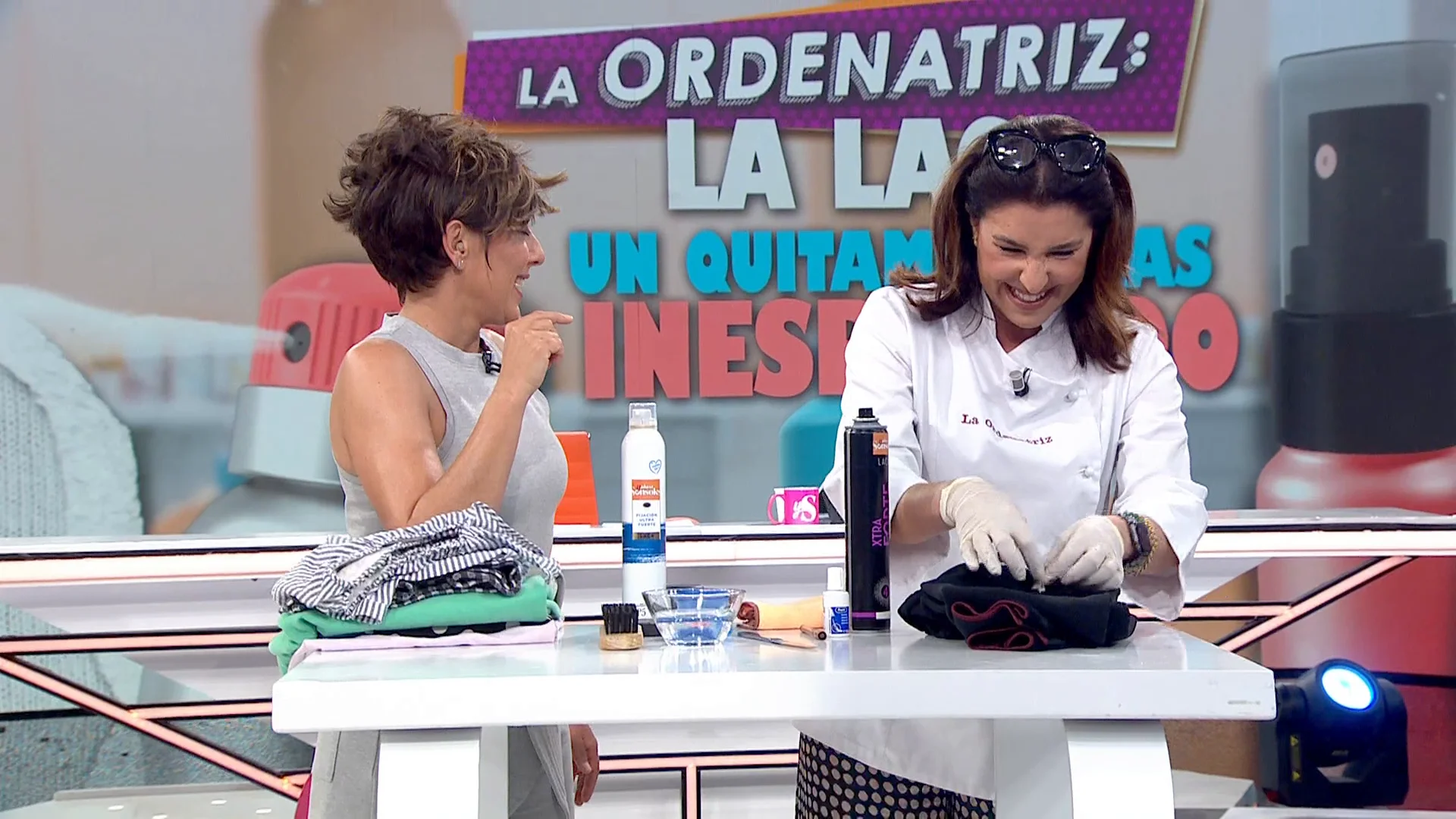 La laca, un quitamanchas inesperado que te sacará de más de un apuro: los trucos de La Ordenatriz La laca, un quitamanchas inesperado que te sacará de más de un apuro: los trucos de La Ordenatriz