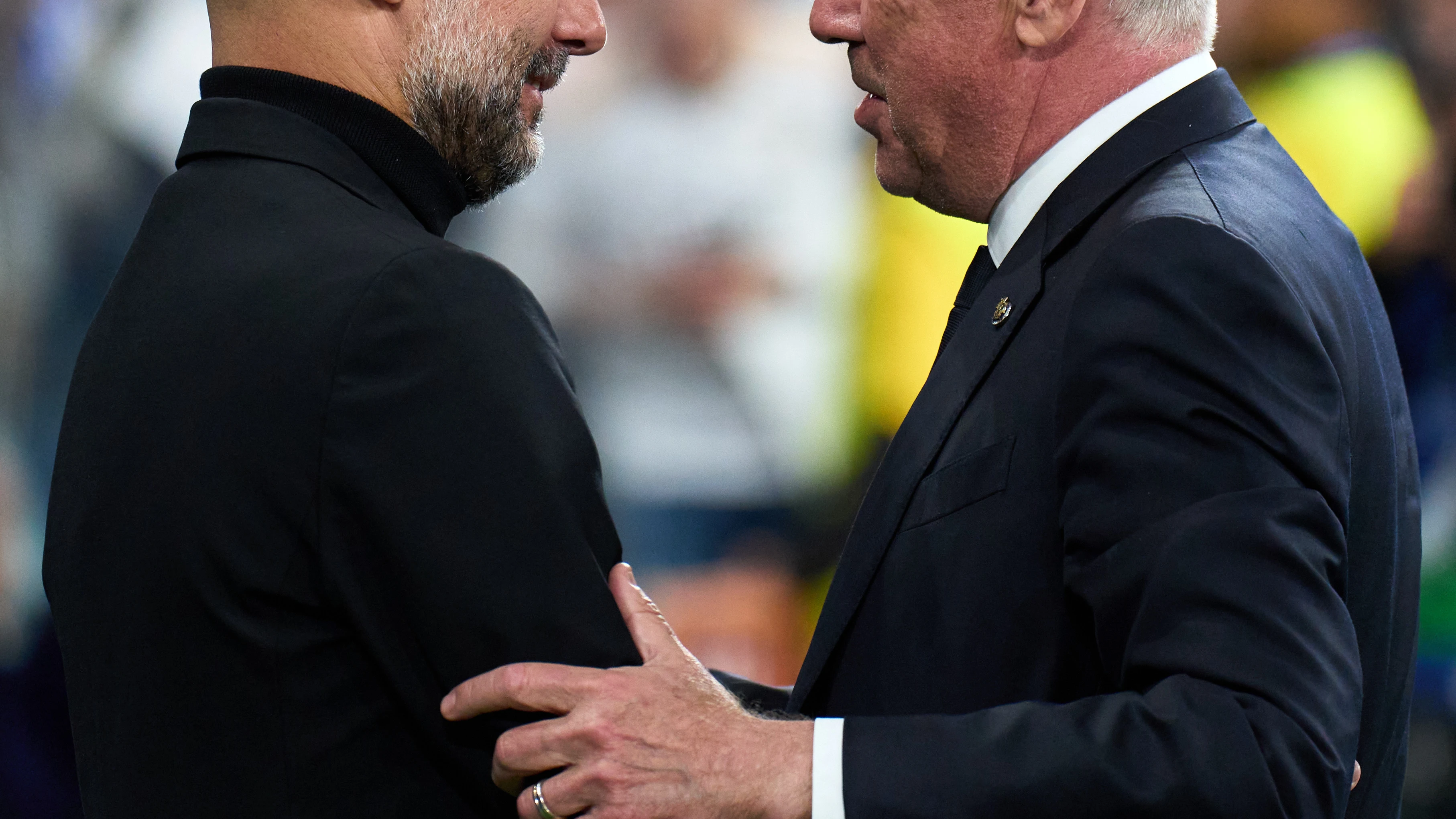 Guardiola y Ancelotti se saludan en el Etihad Guardiola y Ancelotti se saludan en el Etihad