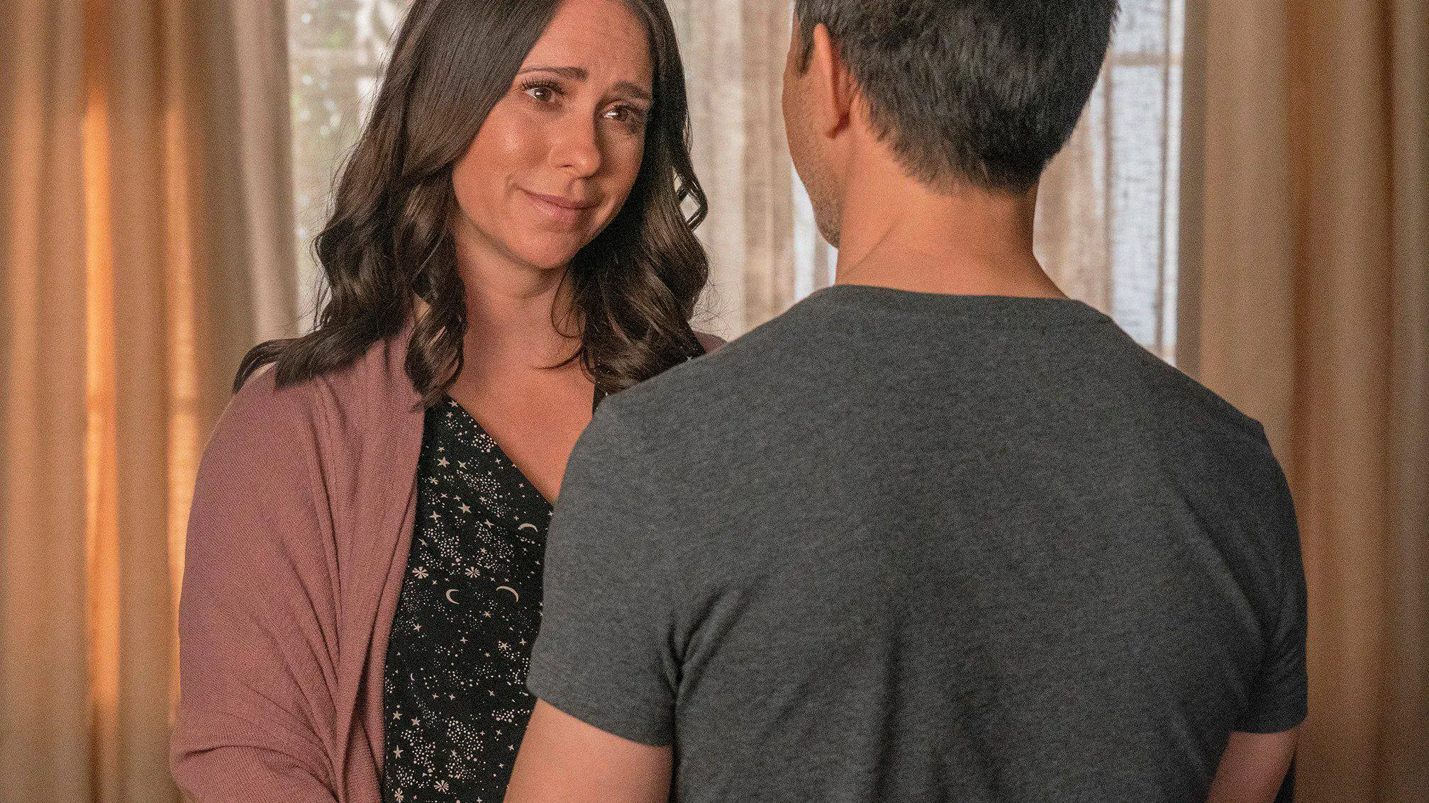 Jennifer Love Hewitt en la serie 9-1-1