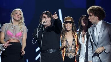 David Bustamante y Leticia Sabater comparten protagonismo en una gala llena de flechazos