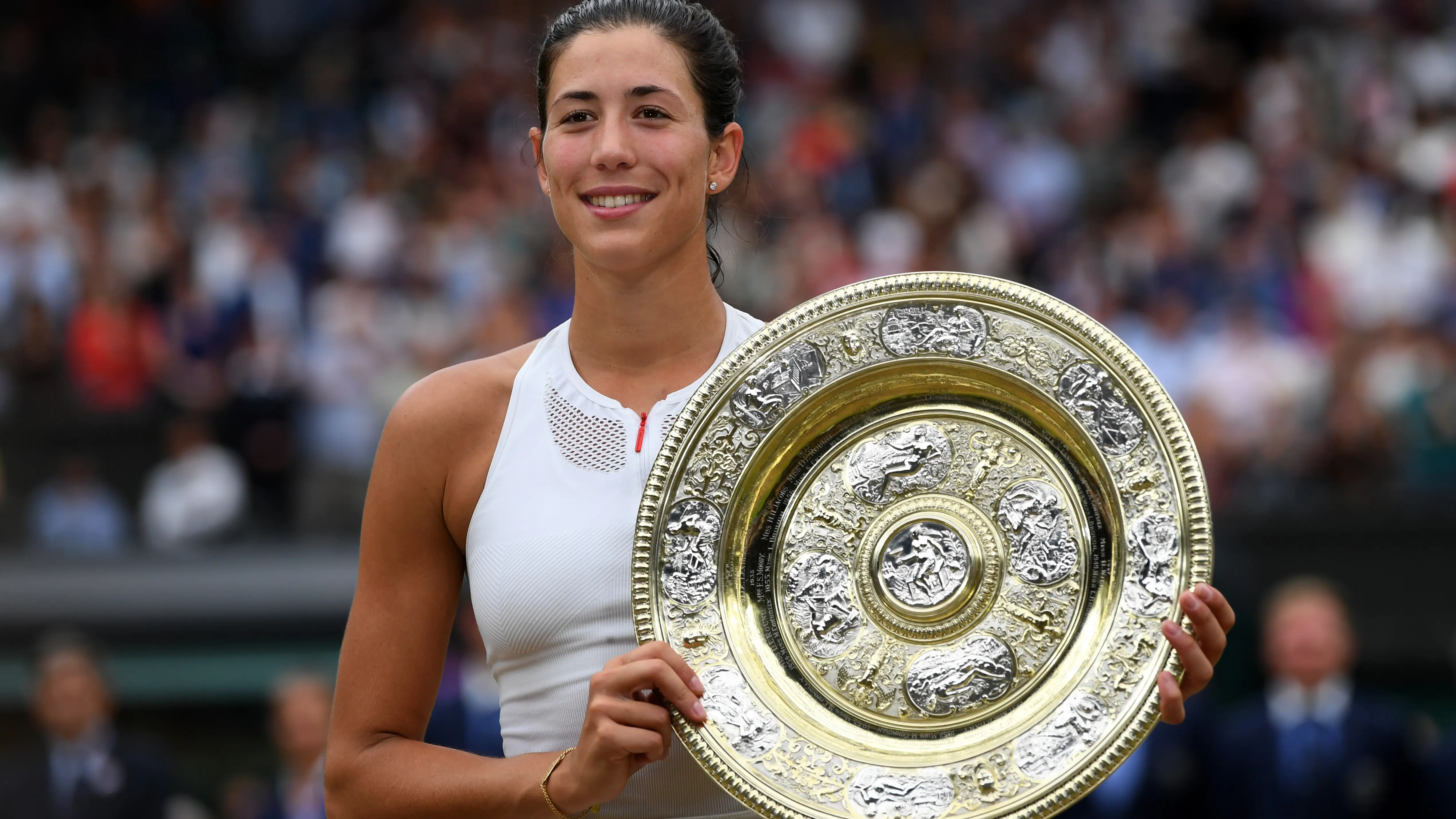 Garbiñe Muguruza posa con el trofeo de ganadora de Wimbledon 2017 Garbiñe Muguruza posa con el trofeo de ganadora de Wimbledon 2017