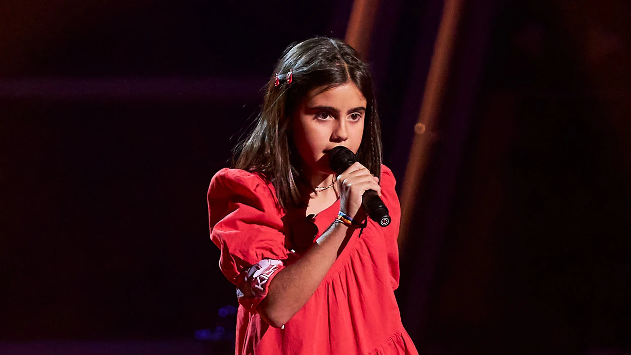 ¡Nunca había pasado en La Voz Kids! Ningún coach se gira ante esta talent por un problema inédito ¡Nunca había pasado en La Voz Kids! Ningún coach se gira ante esta talent por un problema inédito