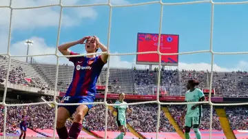 Aitana Bonmatí se lamenta durante el partido de semis de Champions entre Barcelona y Chelsea