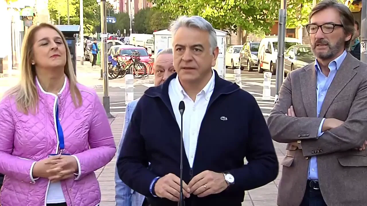 Javier de Andr&eacute;s llama a la participaci&oacute;n