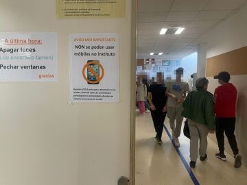 Así es la experiencia de los alumnos gallegos tras la prohibición de dispositivos móviles en los centros educativos