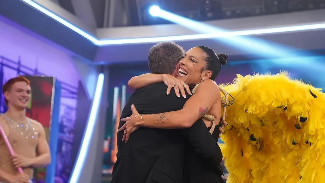 Pablo Motos alucina con la llegada de Lorena Castell: "Así se entra en un plató" Pablo Motos alucina con la llegada de Lorena Castell: "Así se entra en un plató"
