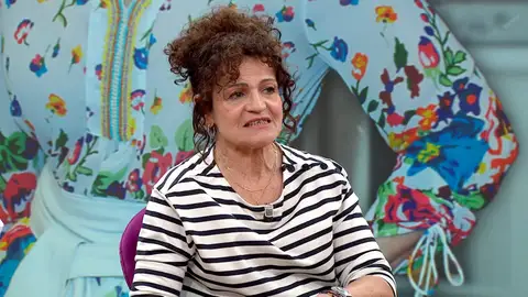 Elisenda, prima de Silvia Tortosa, sobre los amigos de la actriz en el funeral: "Se comportaban como si molestásemos" Elisenda, prima de Silvia Tortosa, sobre los amigos de la actriz en el funeral: "Se comportaban como si molestásemos"