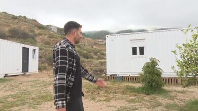 Eloy compró un viejo contenedor de mercancías para vivir en él: 