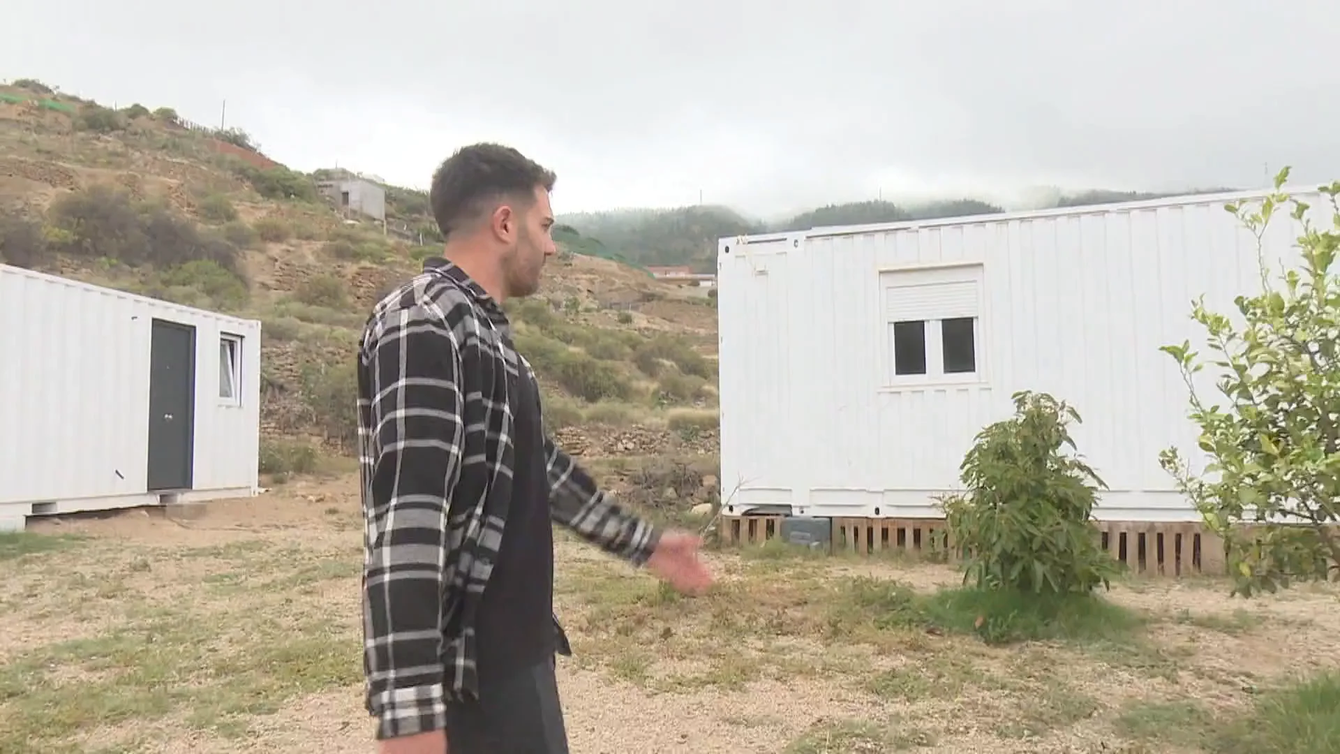 Eloy se compr&oacute; un contendor de mercanc&iacute;as para hacer de &eacute;l un hogar