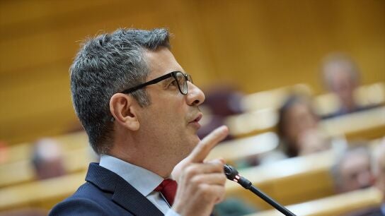 El ministro de la Presidencia, Justicia y Relaciones con las Cortes, F&eacute;lix Bola&ntilde;os, durante la sesi&oacute;n plenaria en el Senado