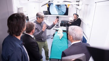 Una unidad móvil quirúrgica para salvar vidas: Marron y Diego Gónzález Rivas presentan el futuro de la medicina