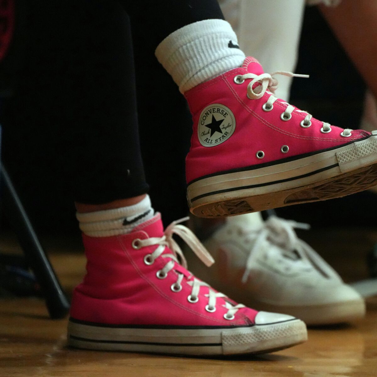 Ir al gimnasio con zapatillas tipo Converse Es recomendable