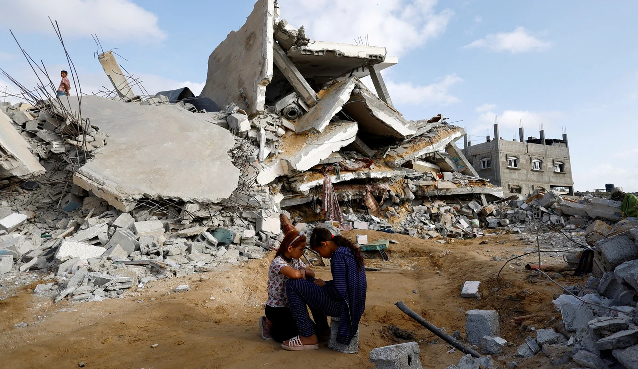 Escombros por un ataque israelí en Rafah (Franja de Gaza)