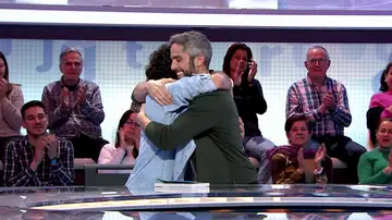 El emotivo gesto de Raúl Gómez con Roberto Leal en Pasapalabra: “Te quiero con toda el alma”