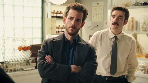 Capítulo 43 de Sueños de libertad; 24 de abril: Damián intenta reconciliar a Luis y a Joaquín