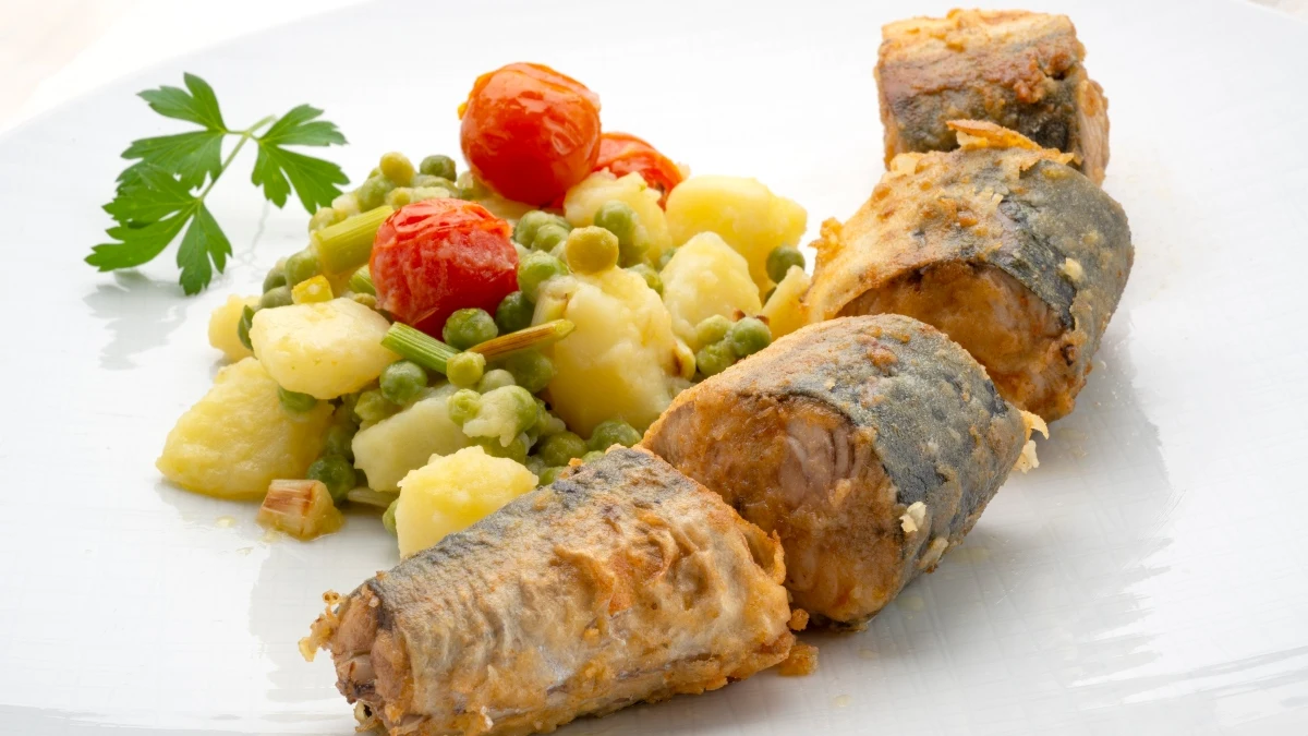 Caballa adobada y frita con salteado de hortalizas, de Arguiñano: "Un pescado muy saludable" Caballa adobada y frita con salteado de hortalizas, de Arguiñano: "Un pescado muy saludable"