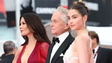 Catherine Zeta-Jones, Michael Douglas ay su hija Carys Zeta Douglas en el Festival de Cannes en el 2023