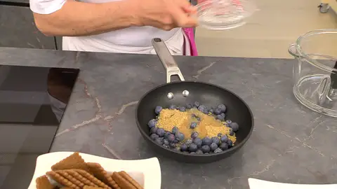 Ponla al fuego y cocina los ingredientes Ponla al fuego y cocina los ingredientes