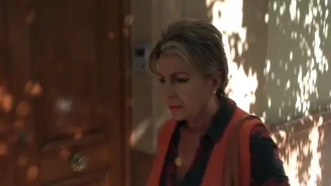 María José, la madre de Antonio Tejado, por las calles de Sevilla María José, la madre de Antonio Tejado, por las calles de Sevilla