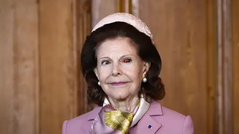 La reina Silvia de Suecia con un derrame en el ojo La reina Silvia de Suecia con un derrame en el ojo