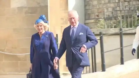 El rey Carlos III regresa a la vida pública tras los preocupantes rumores de su estado de salud El rey Carlos III regresa a la vida pública tras los preocupantes rumores de su estado de salud