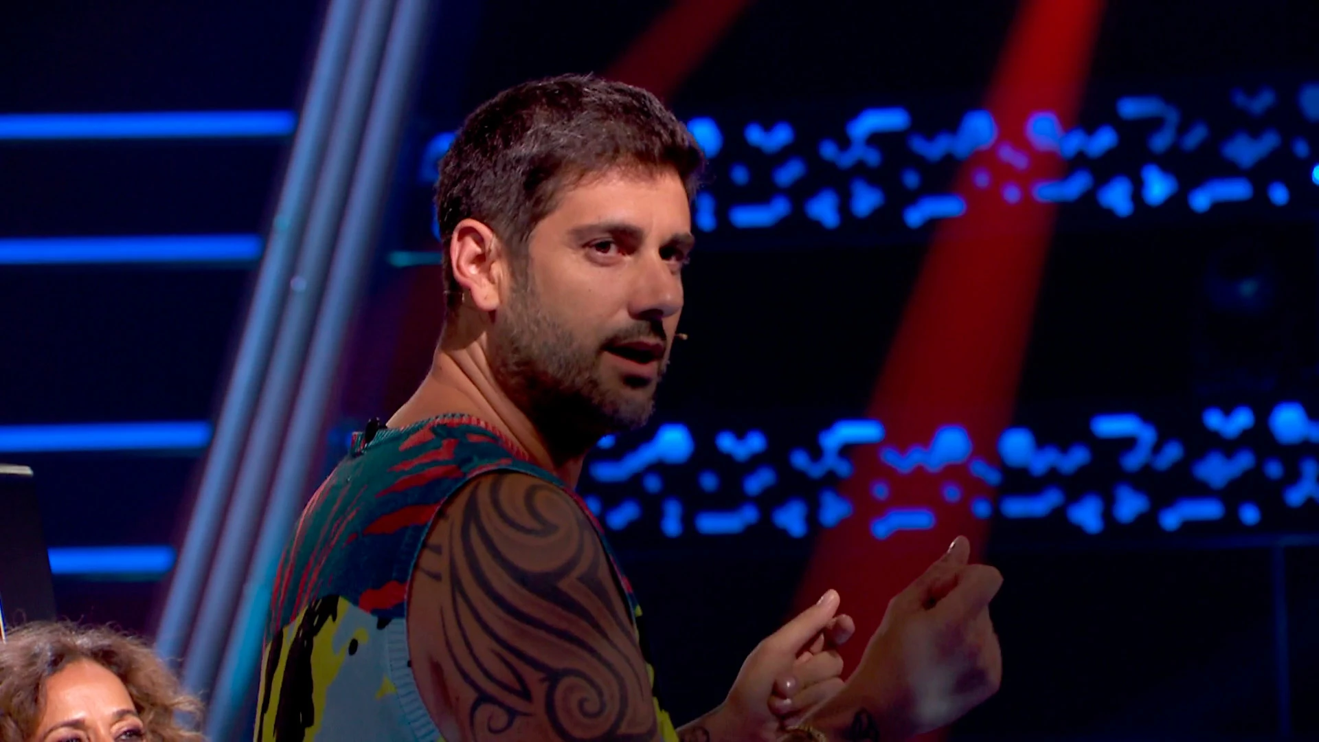 ¡Momentazo! Melendi se atreve con ‘La niña de la escuela’ y saca los colores a Lola Índigo ¡Momentazo! Melendi se atreve con ‘La niña de la escuela’ y saca los colores a Lola Índigo
