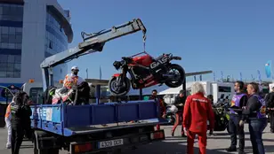 La moto de Pedro Acosta, tras su accidente.