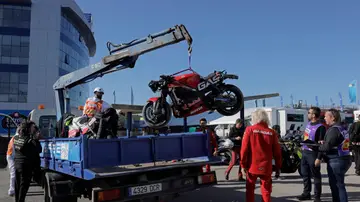 La moto de Pedro Acosta, tras su accidente.