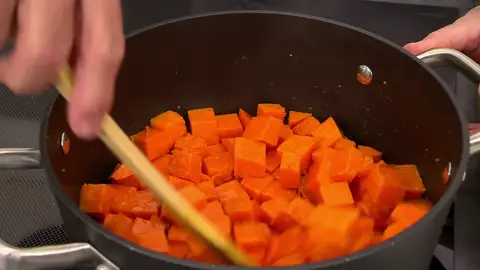 Sazónala y rehógala Sazónala y rehógala