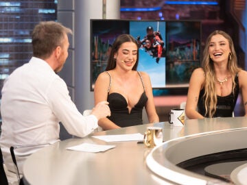 Lola Lolita cuenta lo que hay detr&aacute;s de su v&iacute;deo viral saltando en paraca&iacute;das: "Lo hice porque me pagaban"