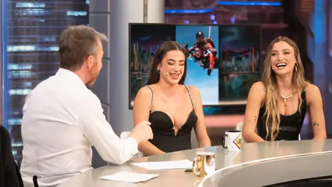 Lola Lolita cuenta lo que hay detrás de su vídeo viral saltando en paracaídas: "Lo hice porque me pagaban" Lola Lolita cuenta lo que hay detrás de su vídeo viral saltando en paracaídas: "Lo hice porque me pagaban"