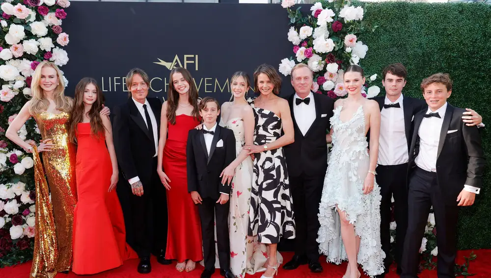 Nicole Kidman con su familia: Faith Kidman-Urban, Keith Urban, Rose Urban, Sunday Kidman-Urban, Antonia Kidman, Craig Marran en la 49th Annual AFI Life Achievement Award