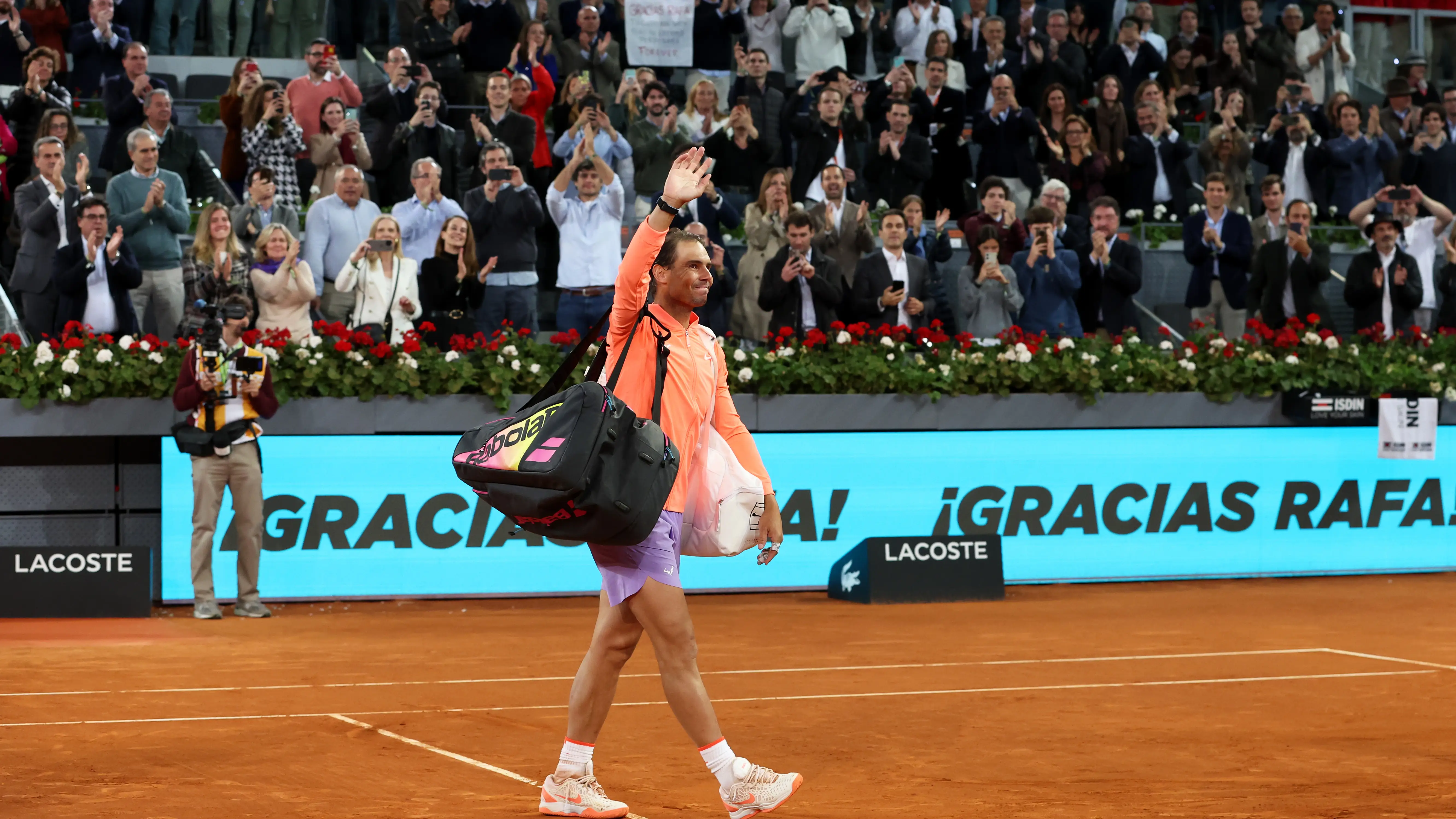 Rafa Nadal abandona la pista Manolo Santana tras disputar su último partido en el Mutua Madrid Open Rafa Nadal abandona la pista Manolo Santana tras disputar su último partido en el Mutua Madrid Open