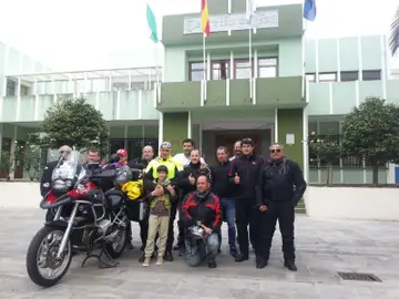 Anxo Castiñeiras viaja en su moto para concienciar sobre las enfermedades en los huesos Anxo Castiñeiras viaja en su moto para concienciar sobre las enfermedades en los huesos